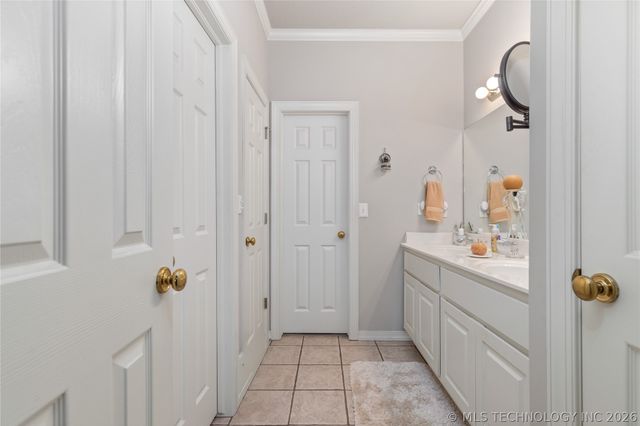 5080 Lake Breeze Road, Grove, OK 74344
