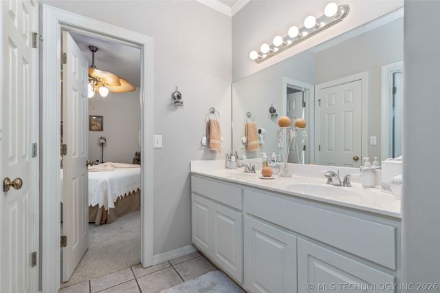 5080 Lake Breeze Road, Grove, OK 74344