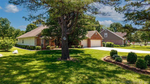 5080 Lake Breeze Road, Grove, OK 74344