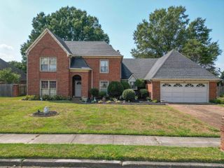 2033 WESTBRIAR DR, Memphis, TN 38016