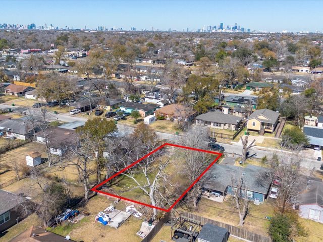 5758 Belcrest Street, Houston, TX 77033