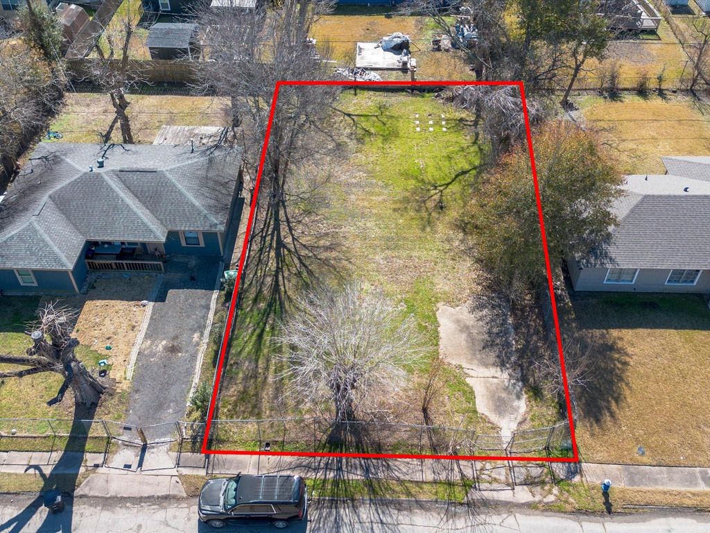 5758 Belcrest Street, Houston, TX 77033