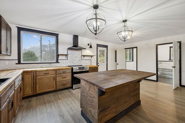 2210 Blackburn Hollow Rd, Cornersville, TN 37047