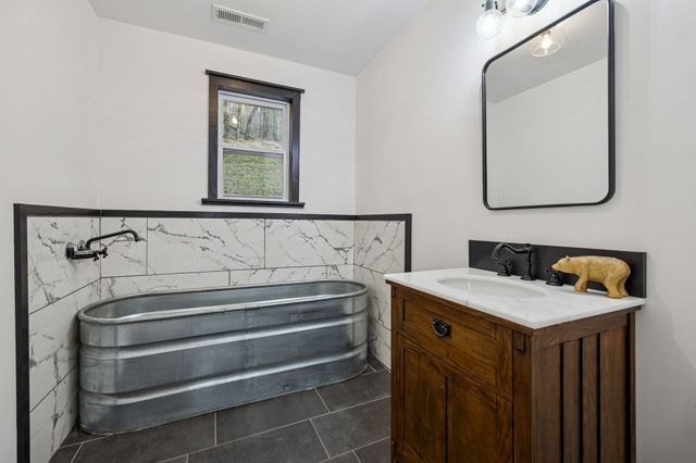 2210 Blackburn Hollow Rd, Cornersville, TN 37047