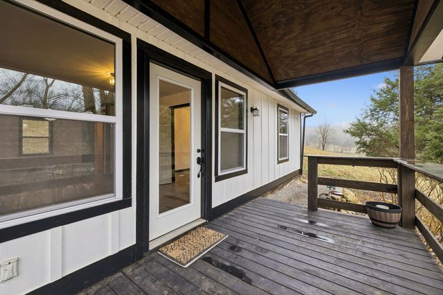 2210 Blackburn Hollow Rd, Cornersville, TN 37047