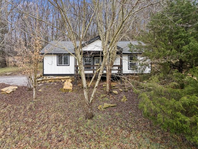 2210 Blackburn Hollow Rd, Cornersville, TN 37047
