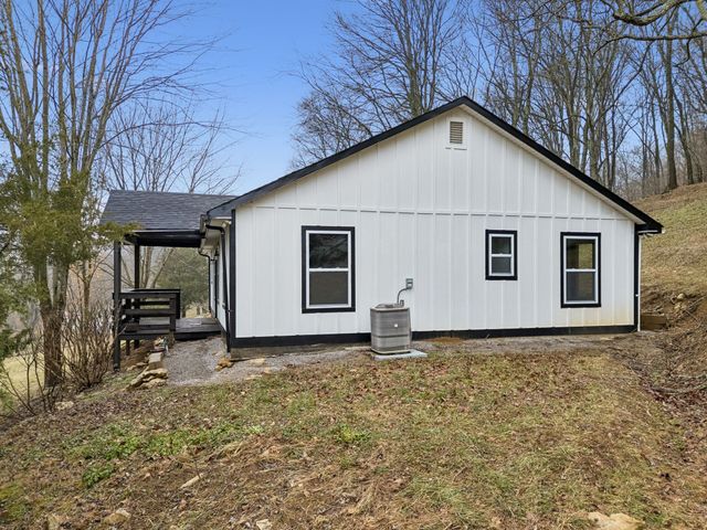 2210 Blackburn Hollow Rd, Cornersville, TN 37047