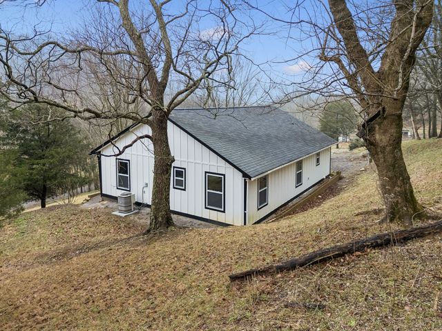 2210 Blackburn Hollow Rd, Cornersville, TN 37047