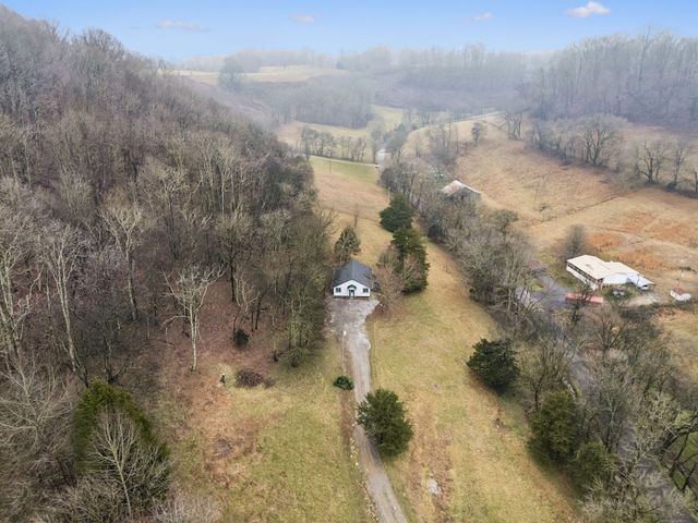 2210 Blackburn Hollow Rd, Cornersville, TN 37047