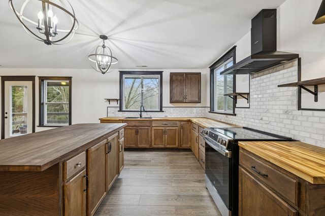 2210 Blackburn Hollow Rd, Cornersville, TN 37047