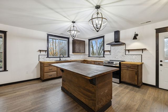 2210 Blackburn Hollow Rd, Cornersville, TN 37047