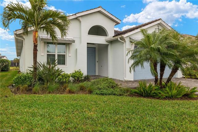 8880 Redonda DR, Naples, FL 34114