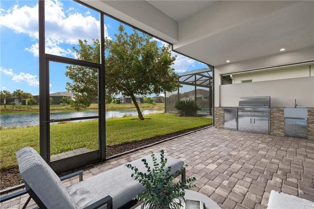 8880 Redonda DR, Naples, FL 34114