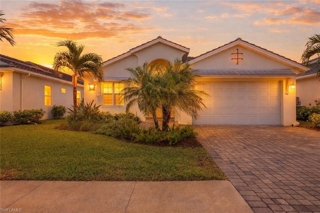 8880 Redonda DR, Naples, FL 34114