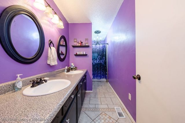 3089 W Drake Road, Sallisaw, OK 74955