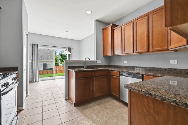 8226 Woodview Avenue, Joliet, IL 60431