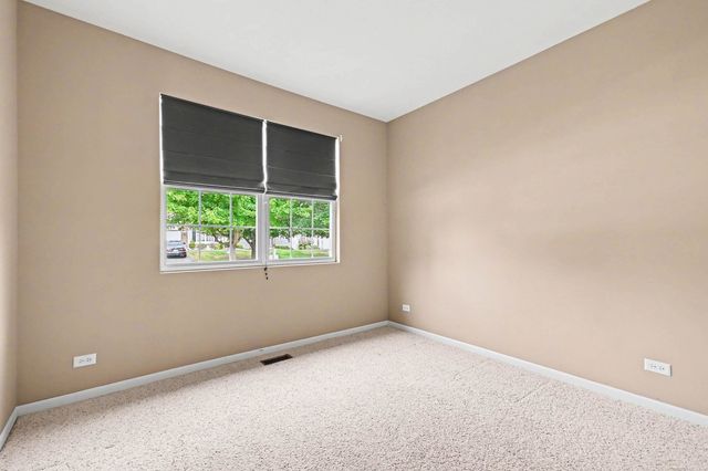 8226 Woodview Avenue, Joliet, IL 60431