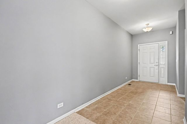 8226 Woodview Avenue, Joliet, IL 60431