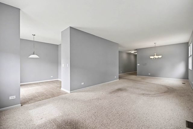 8226 Woodview Avenue, Joliet, IL 60431