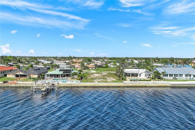 2330 SE 28th ST, Cape Coral, FL 33904