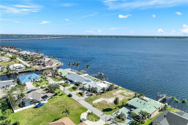 2330 SE 28th ST, Cape Coral, FL 33904