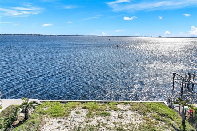 2330 SE 28th ST, Cape Coral, FL 33904