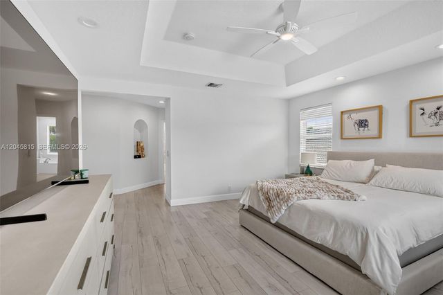 981 Waterside Cir, Weston, FL 33327