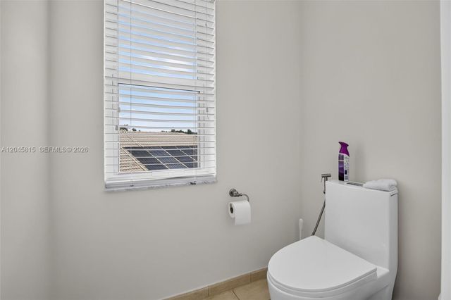 981 Waterside Cir, Weston, FL 33327