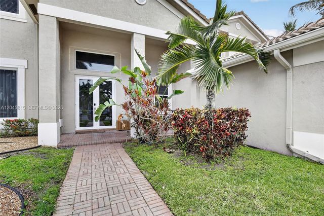 981 Waterside Cir, Weston, FL 33327