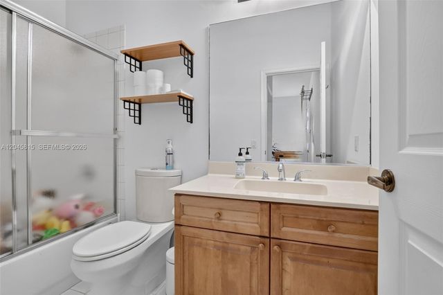 981 Waterside Cir, Weston, FL 33327