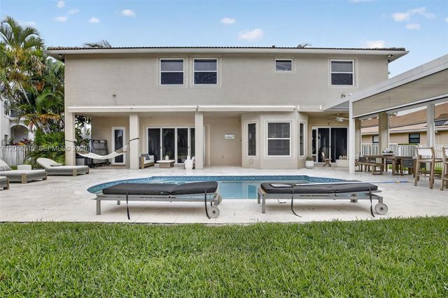981 Waterside Cir, Weston, FL 33327