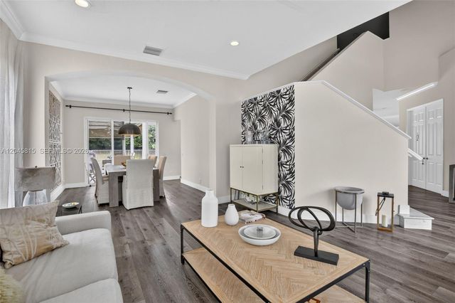 981 Waterside Cir, Weston, FL 33327