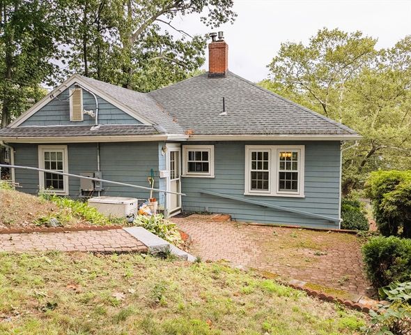 566 Fellsway E, Malden, MA 02148