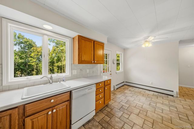 22 Sunrise Heights, Goshen, NY 10924