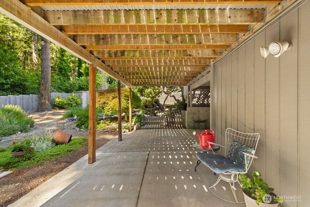 1163 Fordham Court, Fircrest, WA 98466