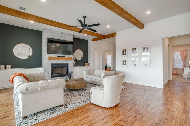 7732 Laura Lake Lane, Fort Worth, TX 76126