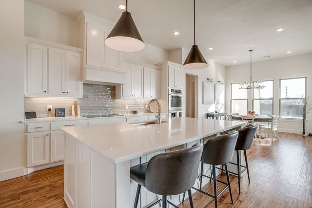 7732 Laura Lake Lane, Fort Worth, TX 76126