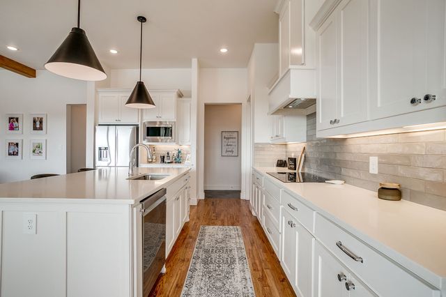 7732 Laura Lake Lane, Fort Worth, TX 76126