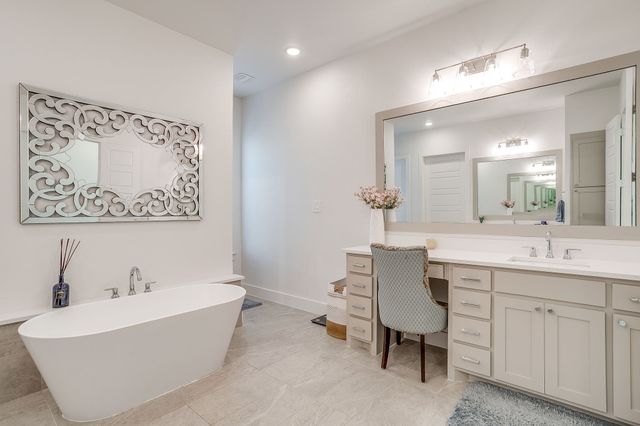 7732 Laura Lake Lane, Fort Worth, TX 76126