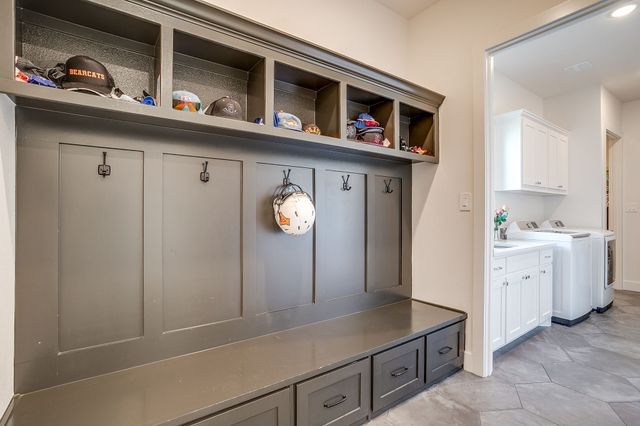 7732 Laura Lake Lane, Fort Worth, TX 76126