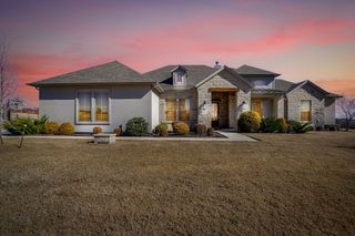 7732 Laura Lake Lane, Fort Worth, TX 76126