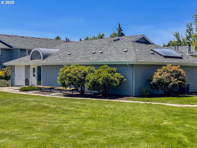 650 HARLOW Rd 130, Springfield, OR 97477