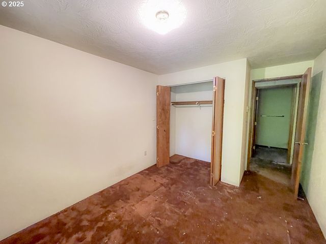 650 HARLOW Rd 130, Springfield, OR 97477