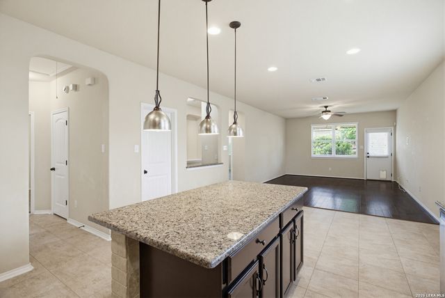 12427 Lincoln Crk, San Antonio, TX 78254
