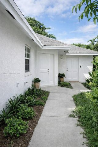 165 SW 5th Ct 1, Deerfield Beach, FL 33441