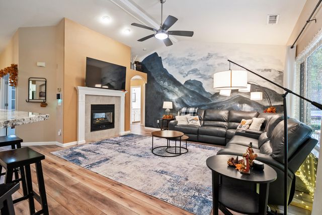 19219 Nike Court, Redding, CA 96003