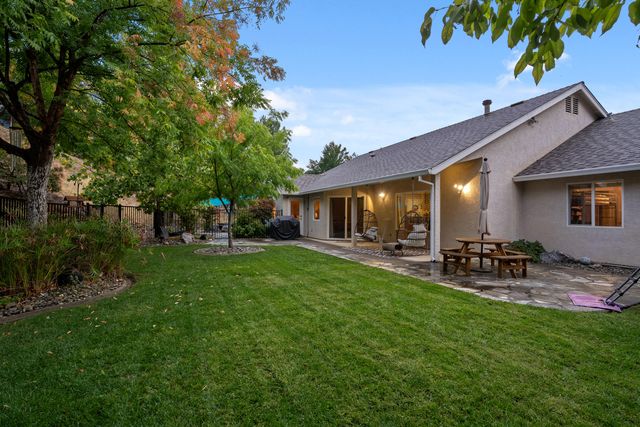 19219 Nike Court, Redding, CA 96003