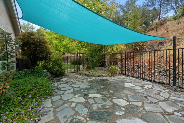 19219 Nike Court, Redding, CA 96003