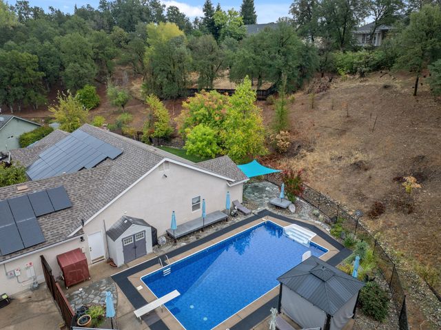 19219 Nike Court, Redding, CA 96003