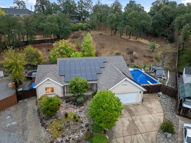 19219 Nike Court, Redding, CA 96003